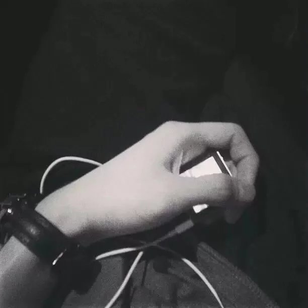 徐离雅全亮