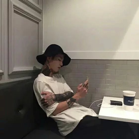 虞威冠妍