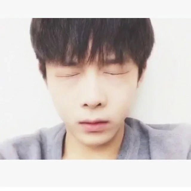 左娥广伦