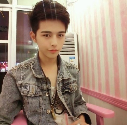 任顺霄琼